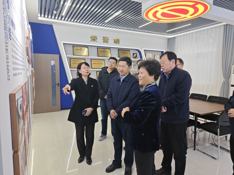 放一段好看的大鸡巴操大逼免费的高清电影操日本小姐免费的高清过瘾的解释他的2025年05月09日上午 安阳市人大常委会副主任、市总工会党组书记、主席夏军一行莅临华阳电磁铁参观调研；对公司2023年全国五一劳动奖章获得者汪利娜慰问，并听取劳模工作室相关情况汇报