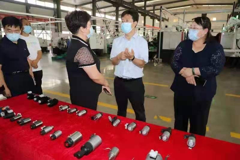 这么多水真是个小荡货安阳市市长高永一行莅临我公司参观调研